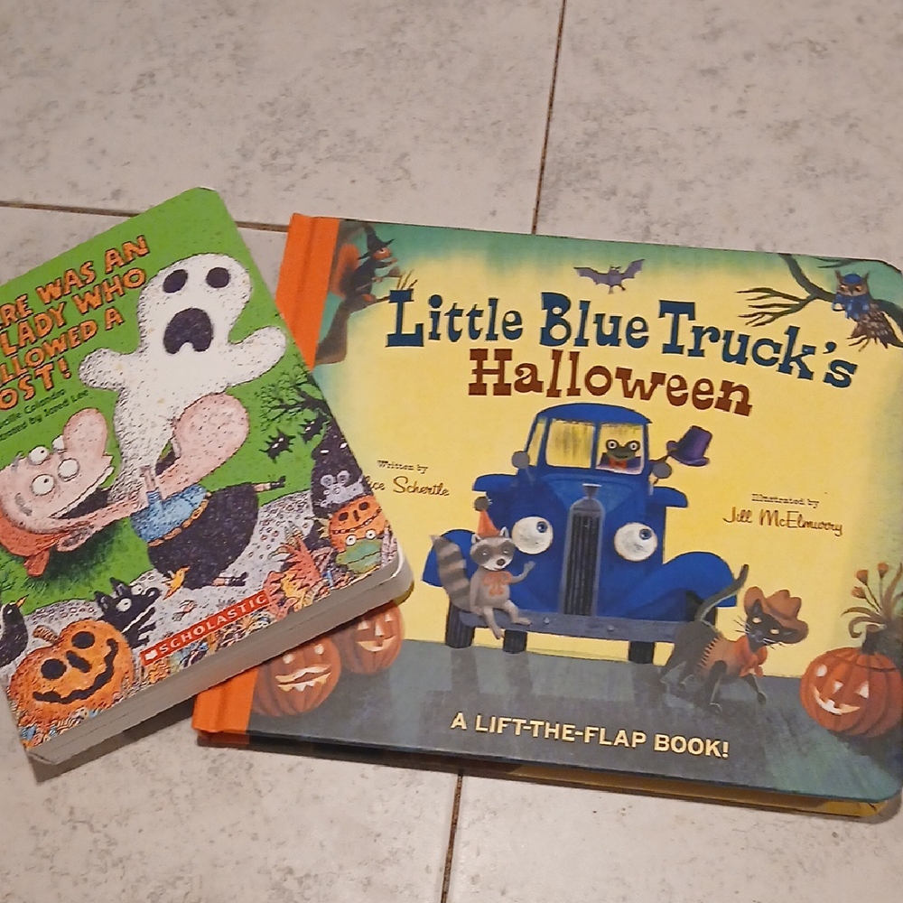 Little Blue Truck's Halloween Lift-the-Flap Book